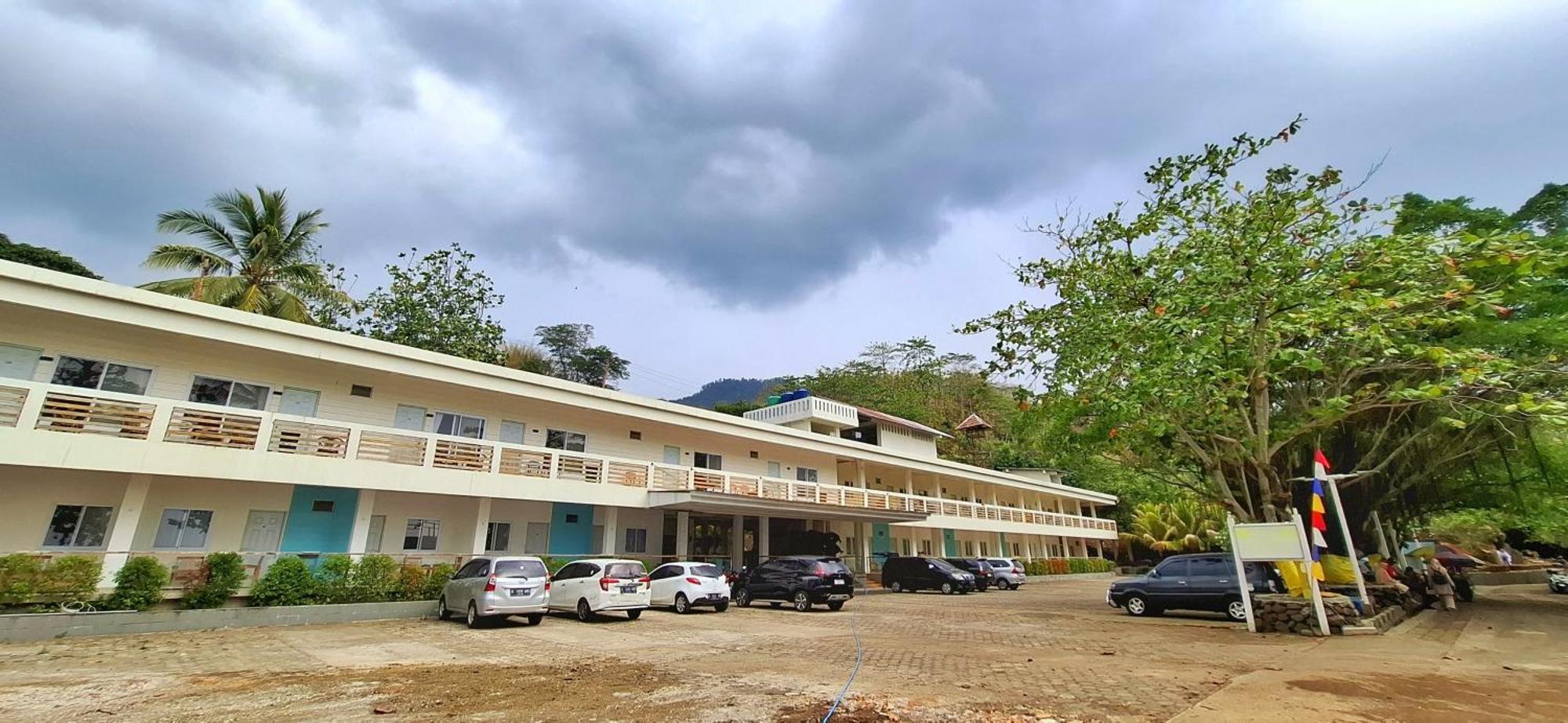 Hotel Cipunaga Ciemas Exterior photo